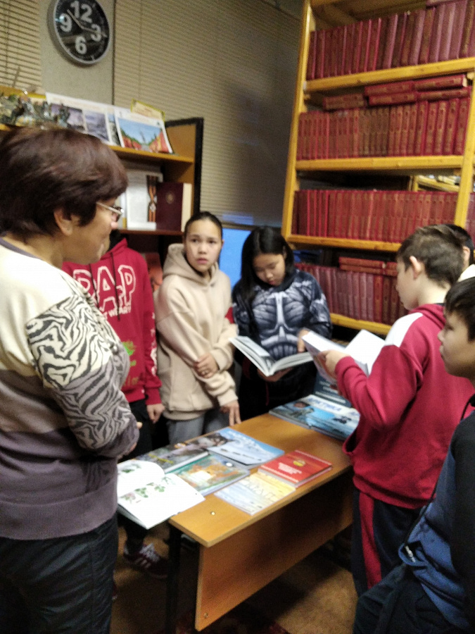 Книжная выставка: Моя Арктика