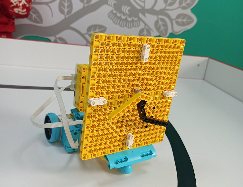 LEGO SpikePrime в центре «Точка Роста»