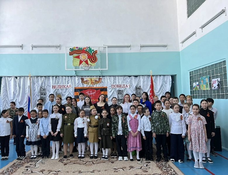 Торжественная линейка «девятый день большого мая»