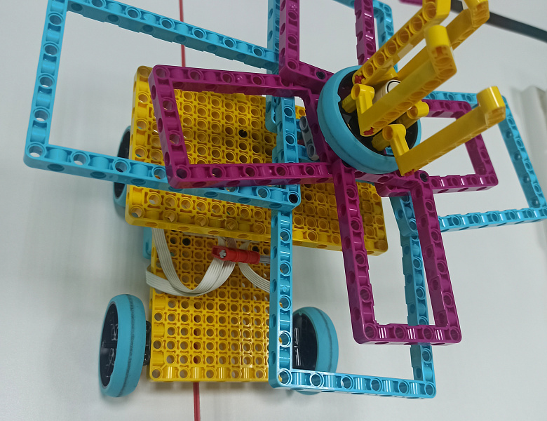 LEGO SpikePrime в центре «Точка Роста»